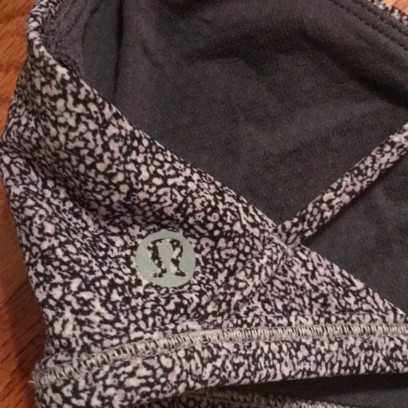 Free to be wild Lululemon sports bra - Picture 3 of 4